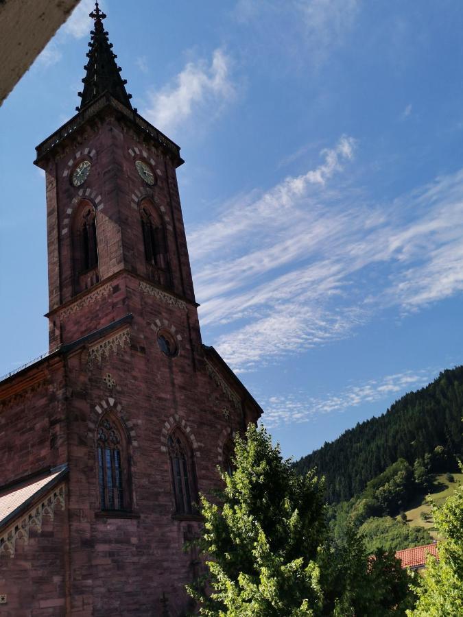 Hotel Gruener Baum - Hotel Im Murgtal, Schwarzwald Weisenbach Bagian luar foto