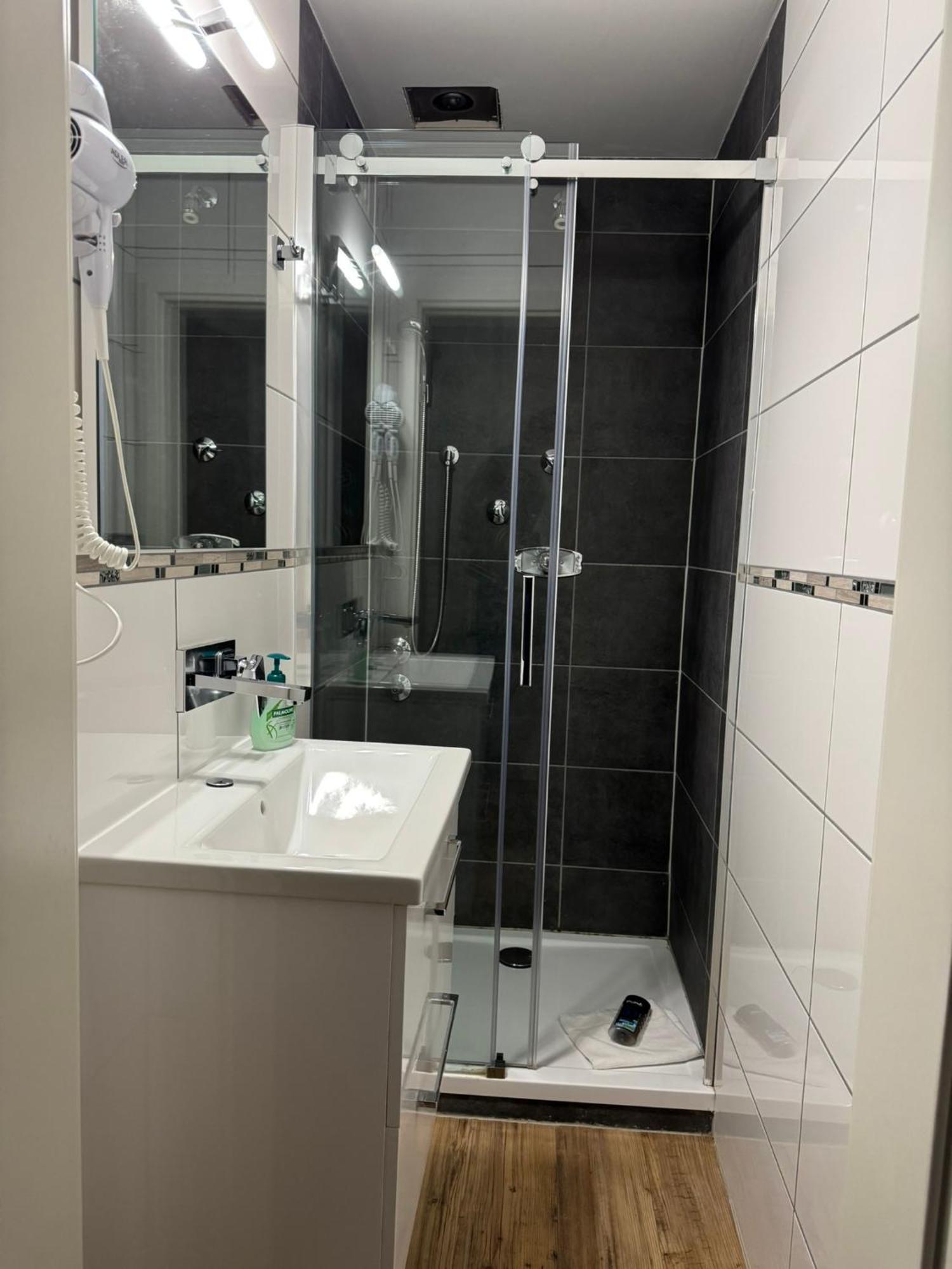 Hotel Gruener Baum - Hotel Im Murgtal, Schwarzwald Weisenbach Bagian luar foto