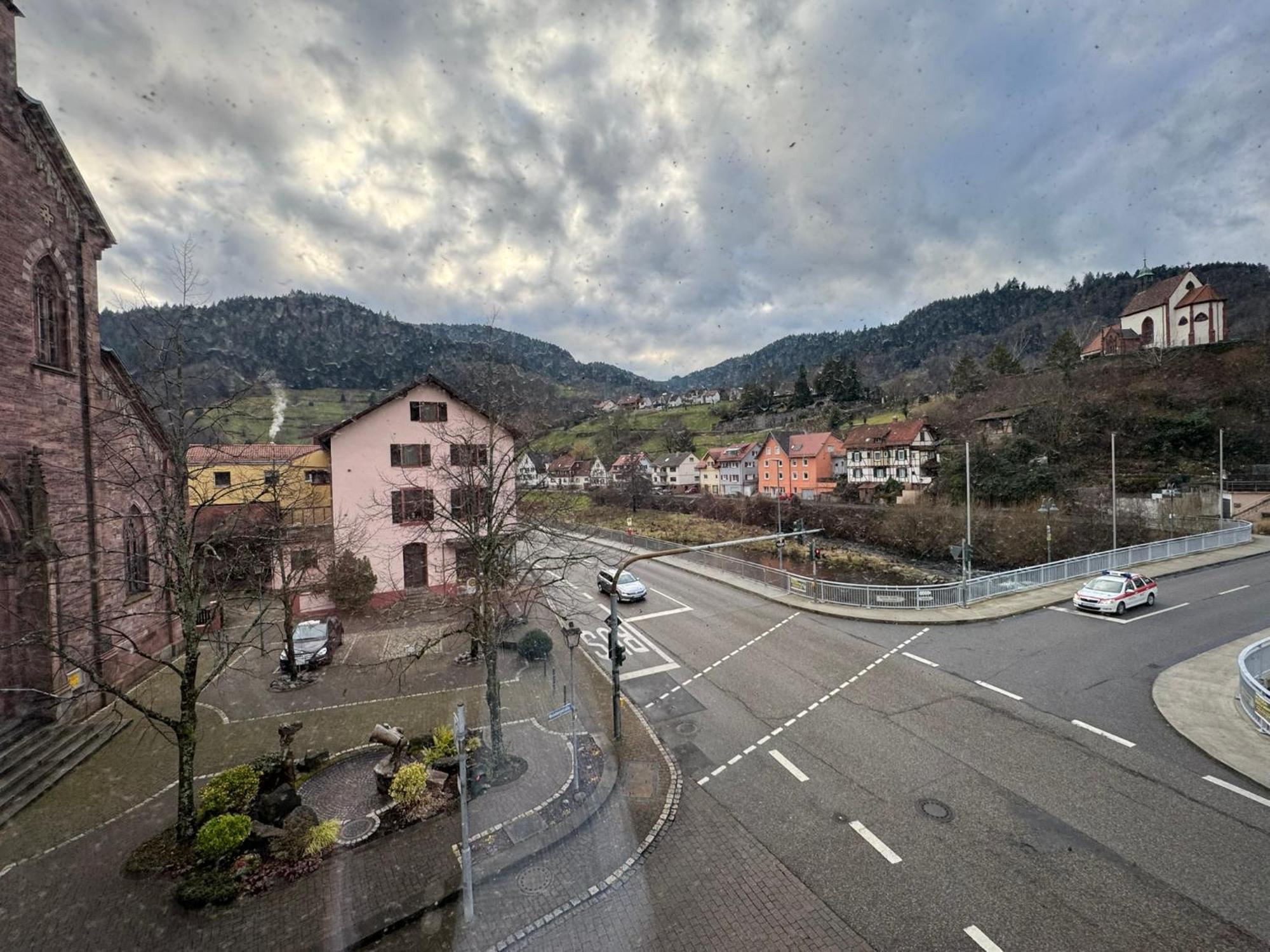 Hotel Gruener Baum - Hotel Im Murgtal, Schwarzwald Weisenbach Bagian luar foto
